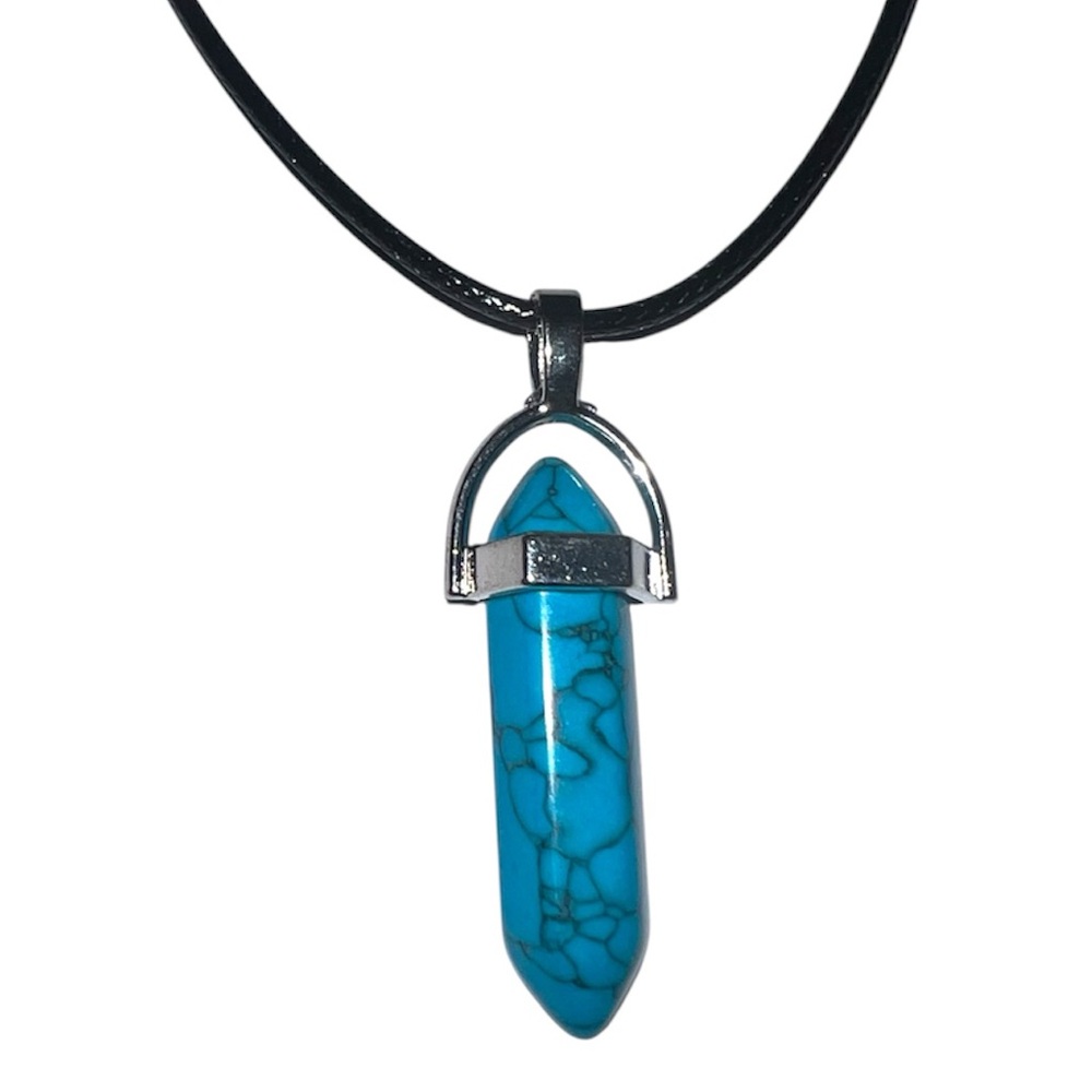 NWOT TURQUOISE BLUE PENDANT NECKLACE